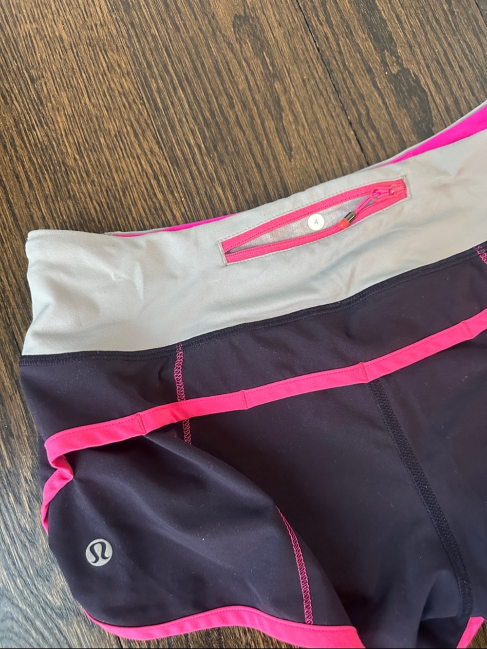 Lululemon Speed Short 2.5” - Picture 3 of 4